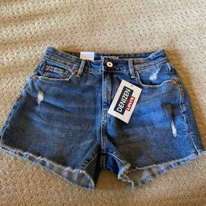 Levi Denizen High rise shorts